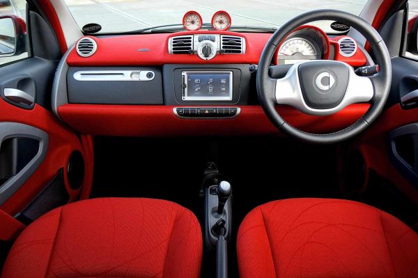 Cara Mudah Membuat Kabin Tetap Kinclong Tanpa Ke Salon Mobil